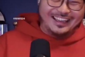 你猜我看到了什么😧 她的传球怎么会拐弯啊！...